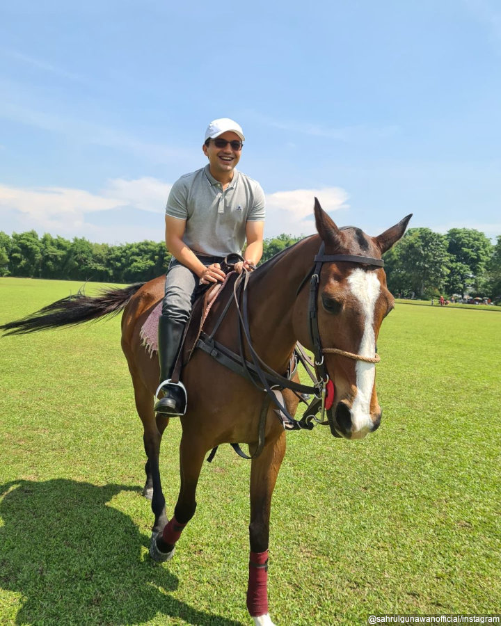 Potret kece saat berkuda