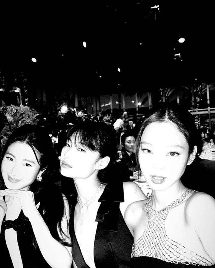 Potret Jennie BLACKPINK Bareng Anak Sultan