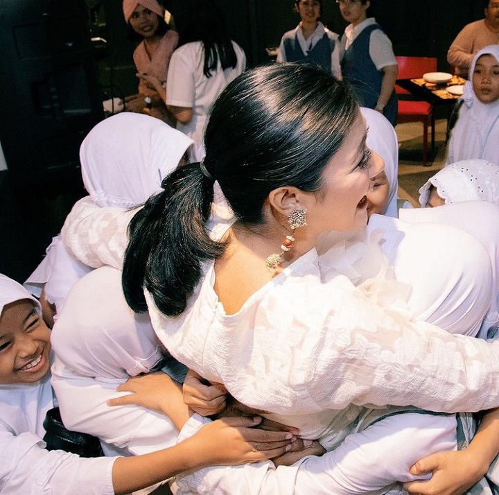 Naysila disambut pelukan hangat