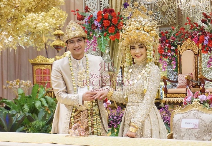artis serta tokoh hadir di pernikahan