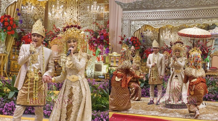 Momen menyanyikan lagu cinta