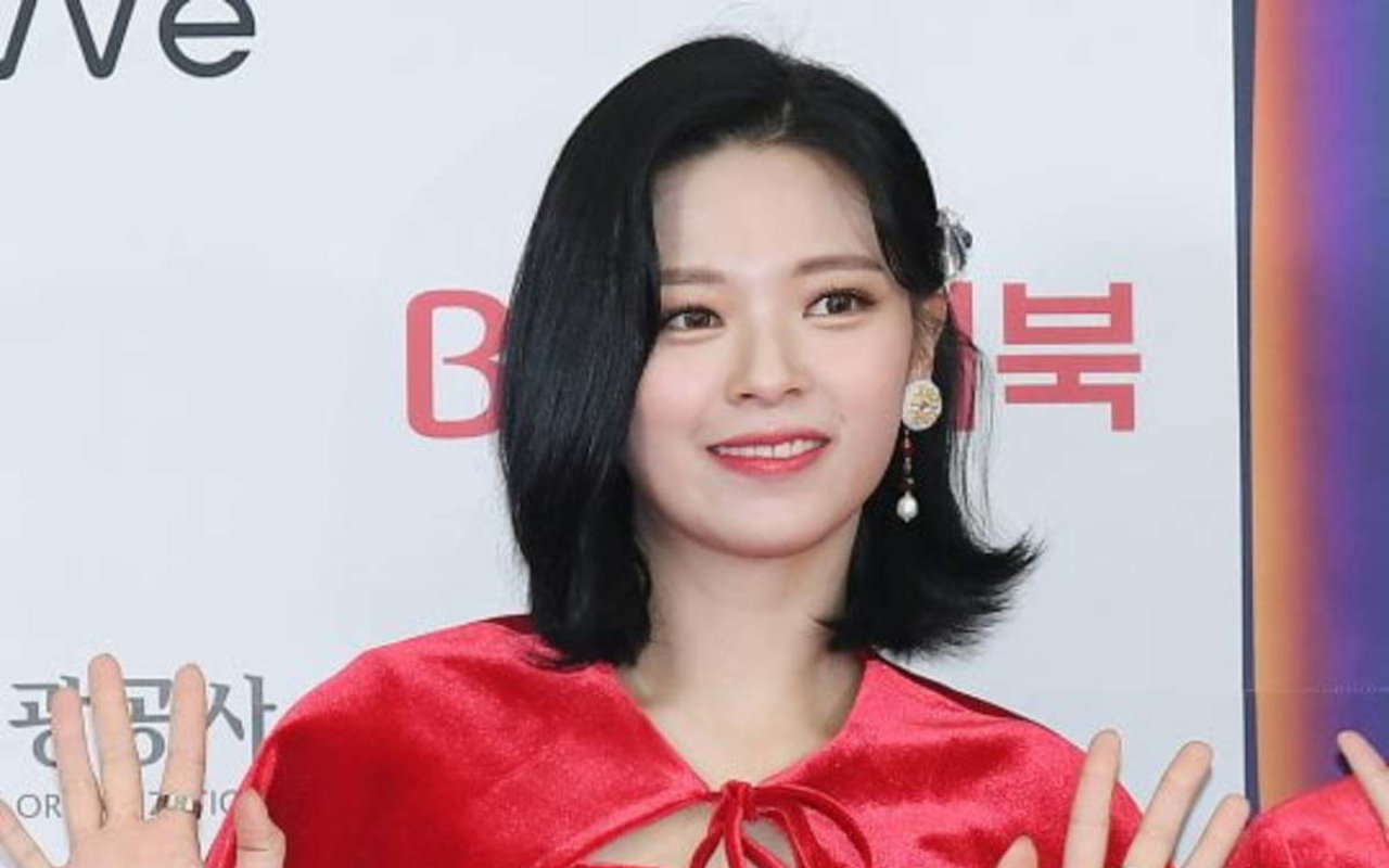 Stylist TWICE Dikritik Fans karena Bikin Jeongyeon Kelihatan Gemuk