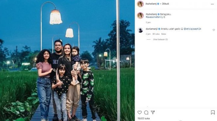 Sheila Marcia Posting Foto Bareng Keluarga, Anji Komentari Takjub Lihat Anaknya Sudah Jadi Gadis