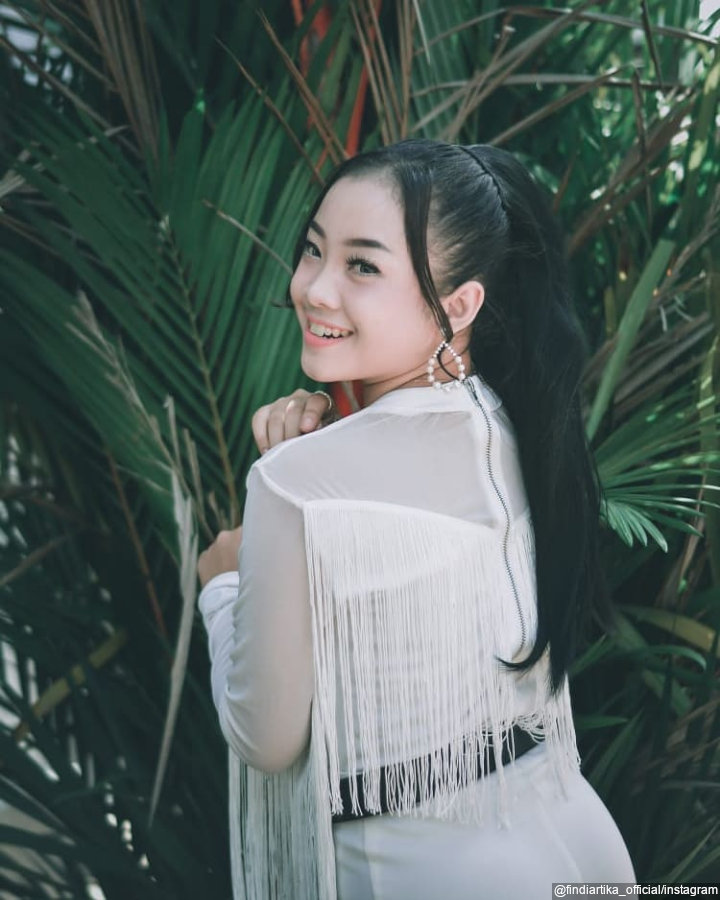 Si Senyum Manis