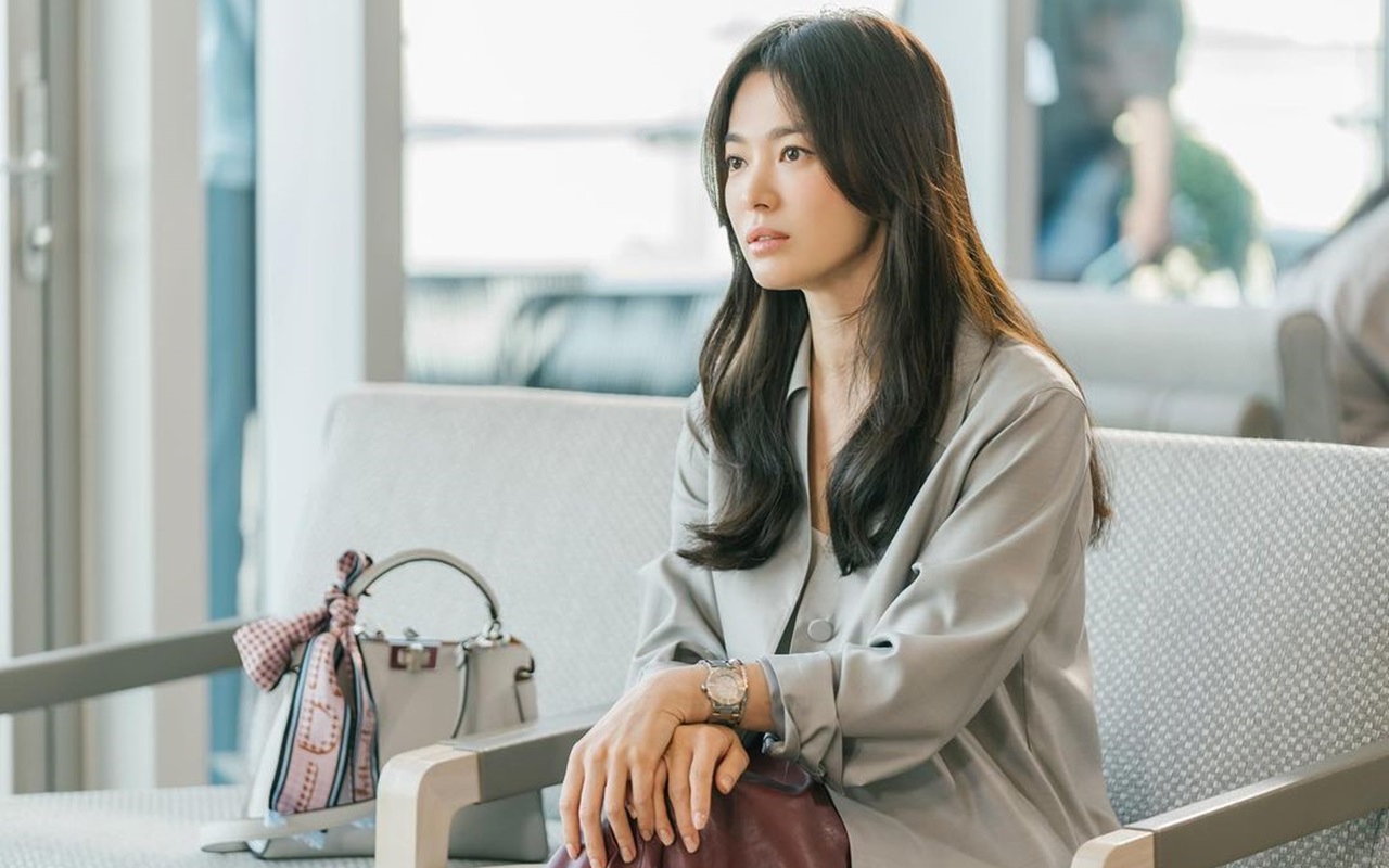Mantel Song Hye Kyo di 'Now, We Are Breaking Up' Ludes Terjual, Sampai Harus Produksi Ulang