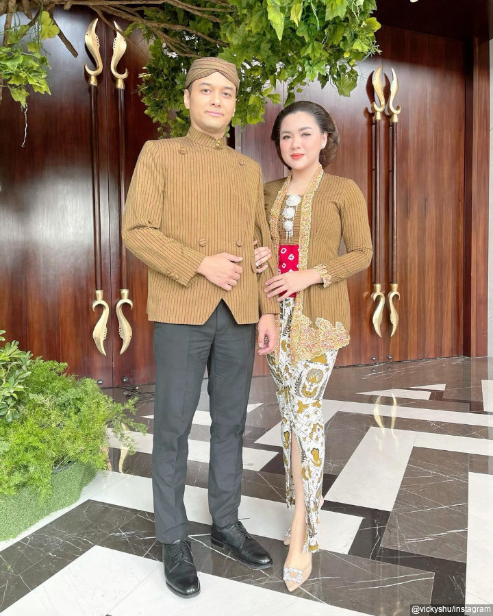 <i>match</i> bareng suami