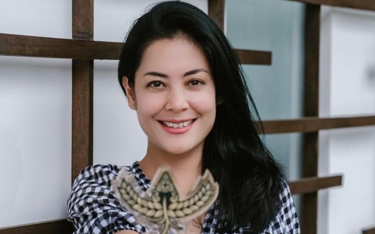 Lulu Tobing PD Pamer Wajah Bangun Tidur, Rekan Artis Sukses Dibuat Takjub