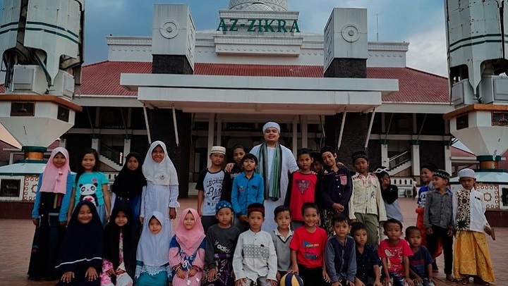 Sosok dekat dengan anak-anak