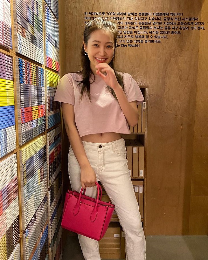 Natural cantik dengan gaya sederhana