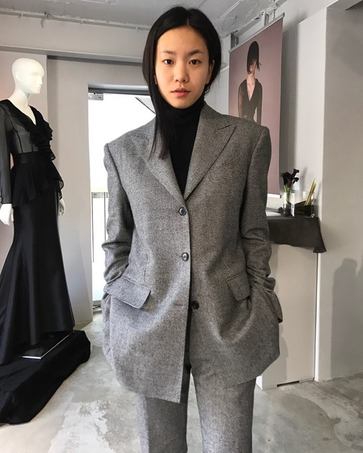 Paripurna Dengan <i>Semi Looks Formal</i>