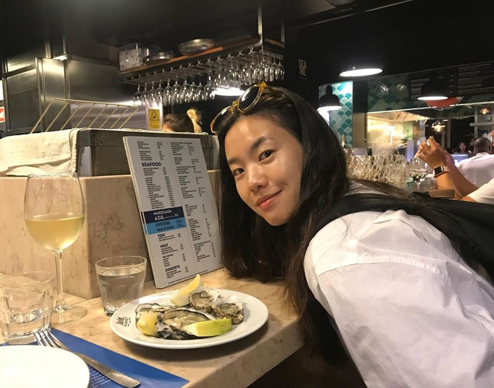 Tetap <i>Charming</i> Saat <i>Bare Face</i>