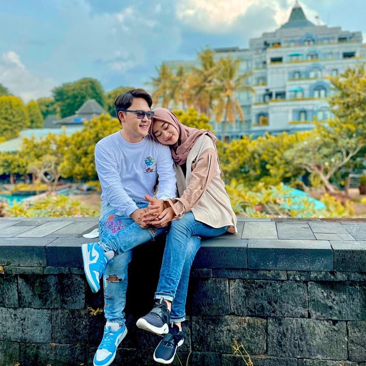 Pasangan Romantis