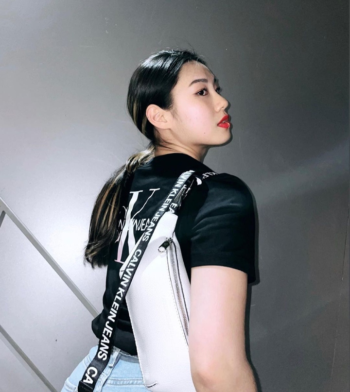 <i>Side Profile</i> Yang Mengagumkan