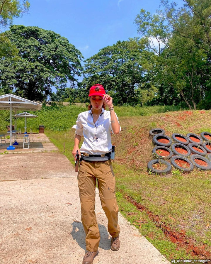 Pelatih tembak