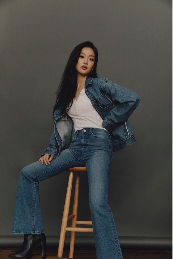 <i>Stunning</i> Dalam Balutan <i>Denims</i>