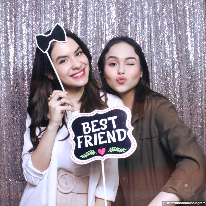 <i>Friendship Goals</i>