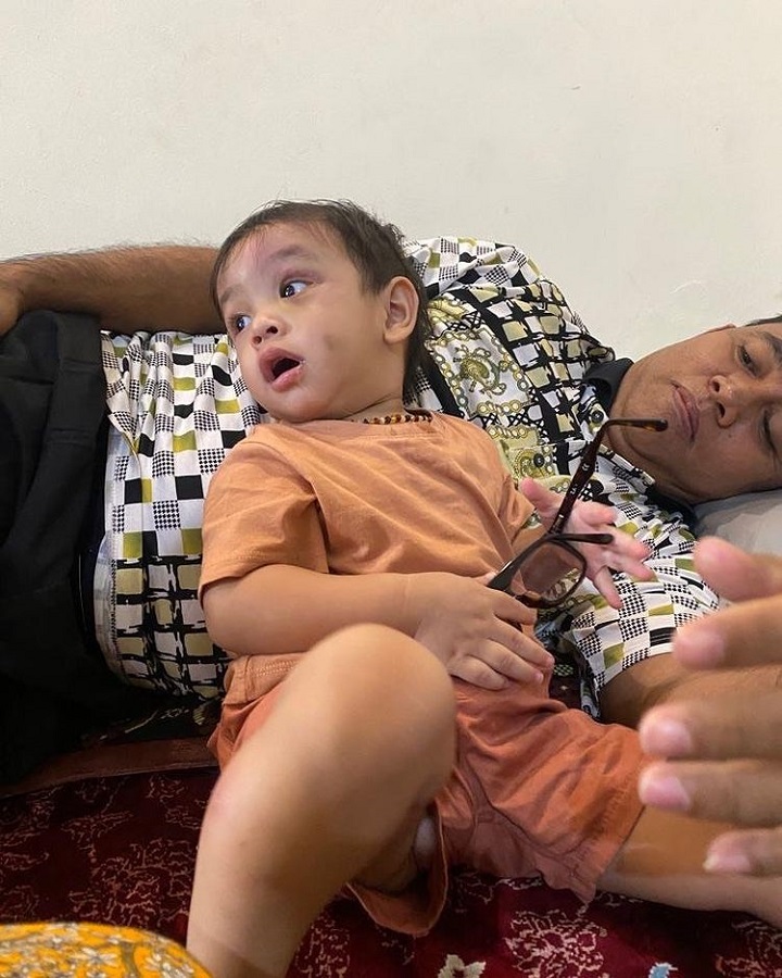 Santai bersama opa
