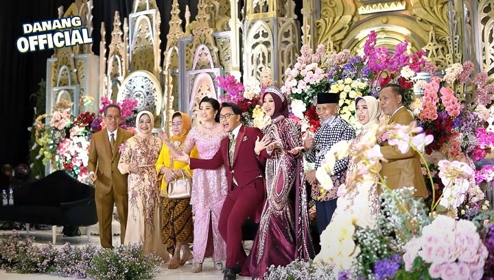Dihadiri oleh fitri carlina