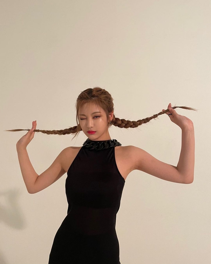 <i>Stunning</i> Dengan Rambut Kepang