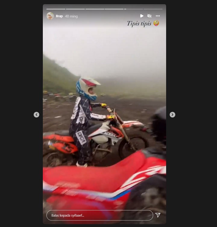 Jago naik motor cross
