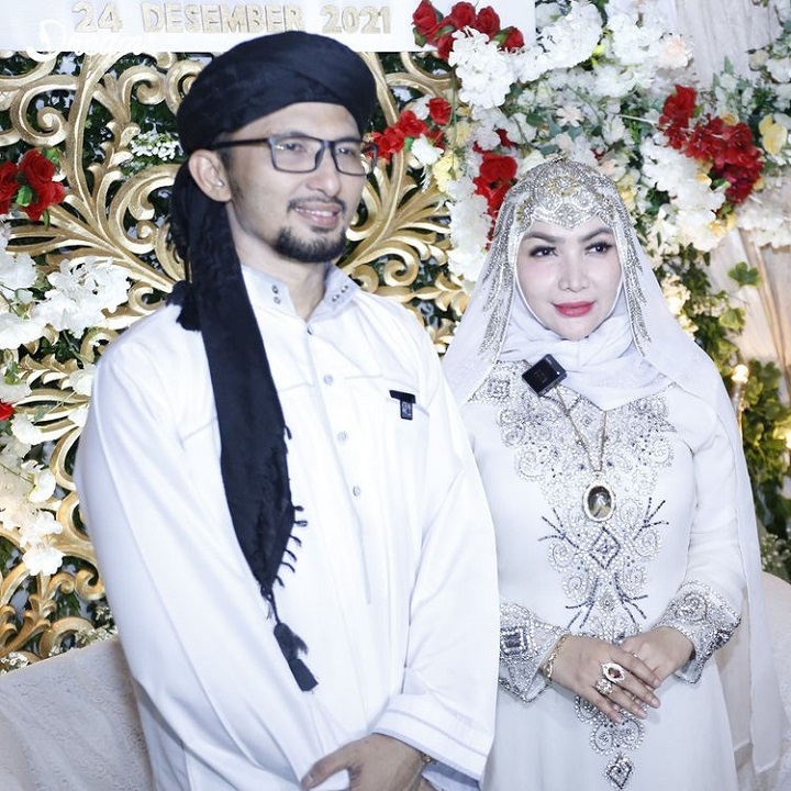 Enam bulan menjalani taaruf