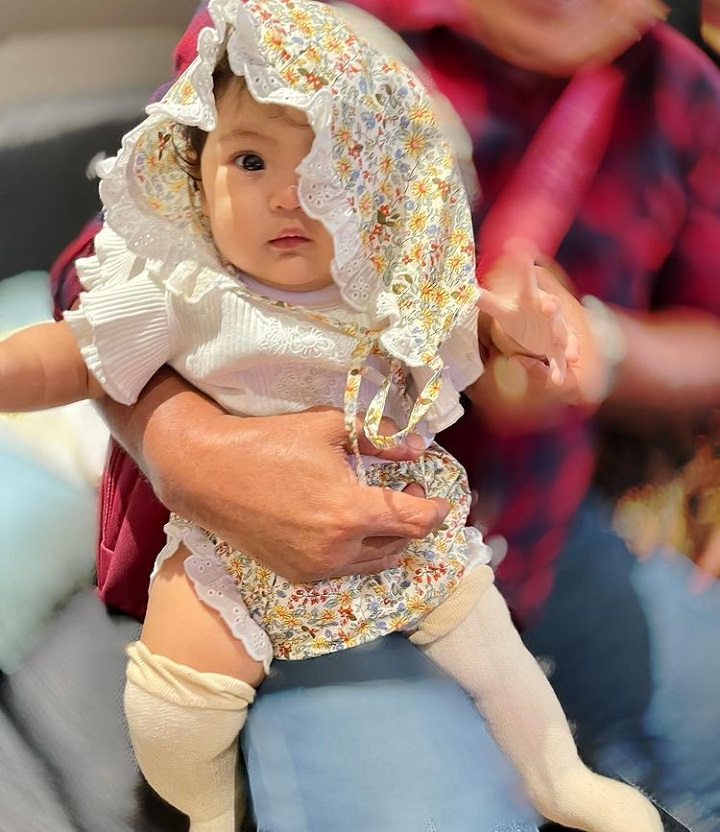 Potret Hazel cantik bak boneka
