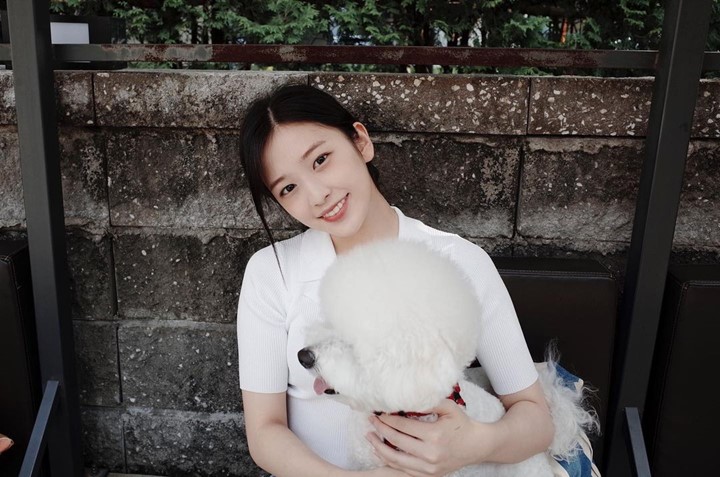 Cantik dan penyayang