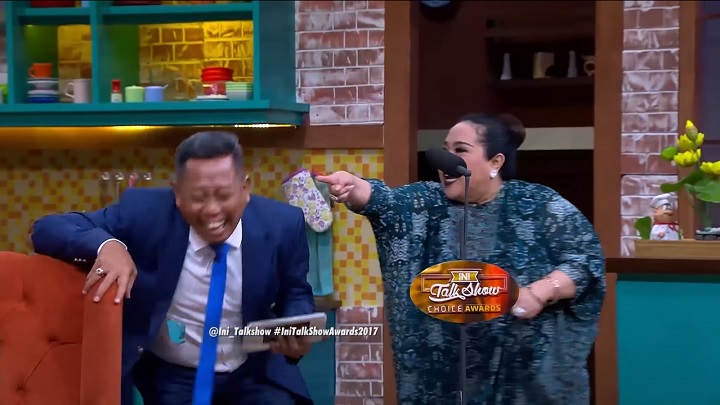 Ngakak bareng nunung
