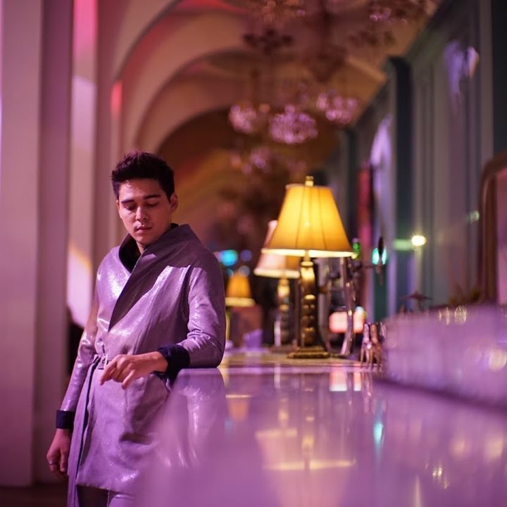 memulai karier sebagai model
