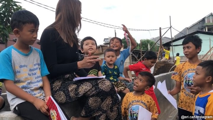 memiliki jiwa sosial tinggi