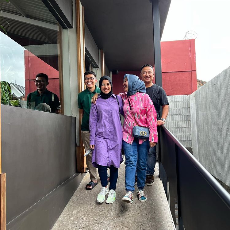 ala <i>double date</i>
