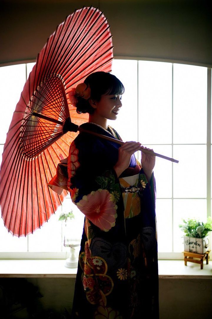 pancarkan keanggunan wanita jepang