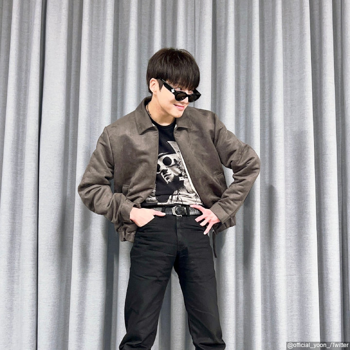 <i>Fashionable</i>