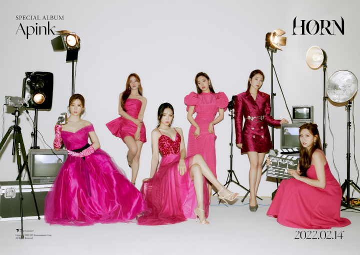 A Pink Bak Putri Bangsawan di Foto Teaser Comeback, Outfit Dikritik Norak
