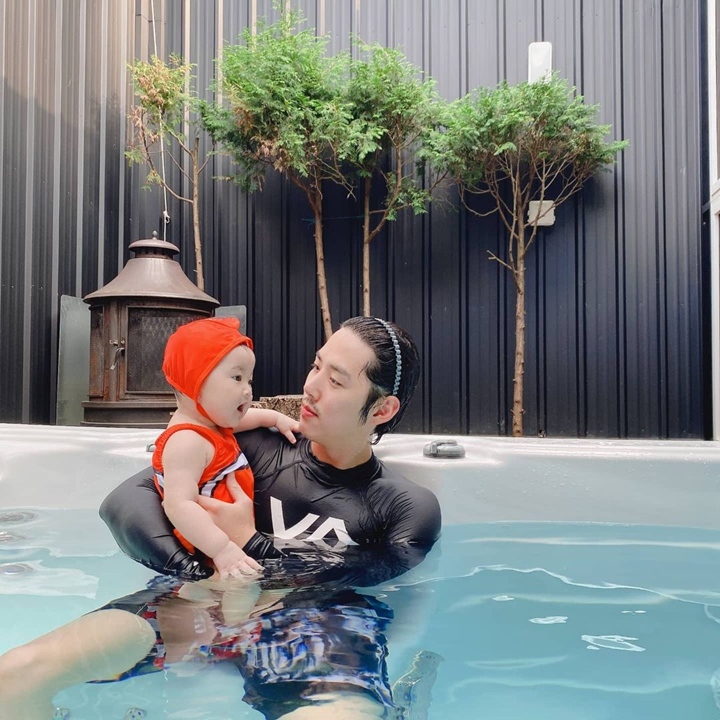 Berenang Bareng
