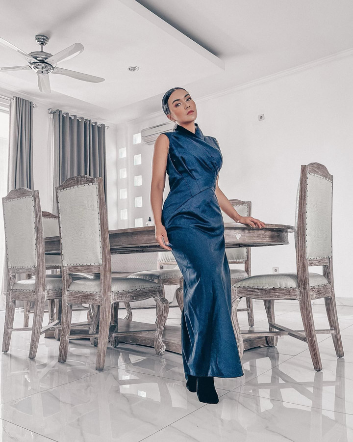 <i>on point</i> dengan gaun