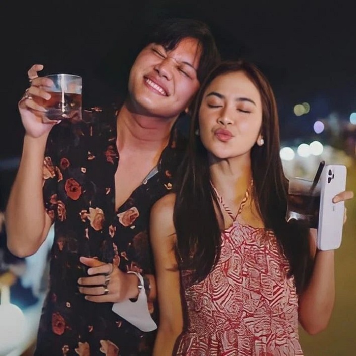 dipuji mirip