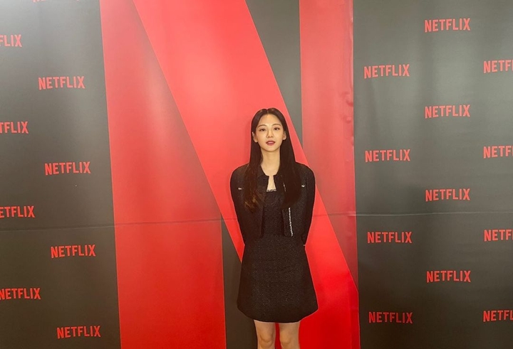Makin Cerah Dengan Serba Hitam