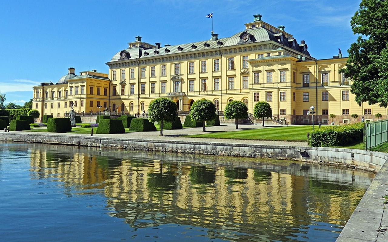 Seorang Pria Diringkus Usai Terbangkan Drone Berkali-kali di Atas Istana Kerajaan Swedia
