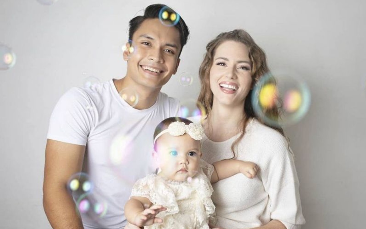 Randy Pangalila Umumkan Positif Omicron, Begini Kondisi Sang Istri dan Putri Kecilnya