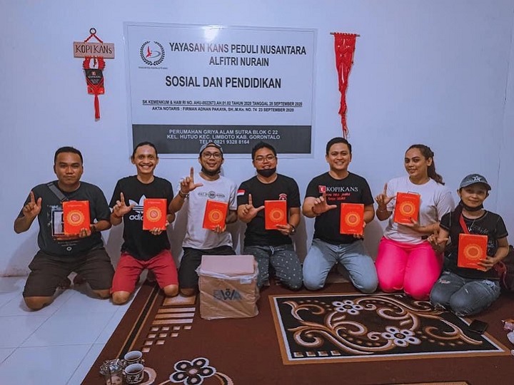 Berkegiatan sosial