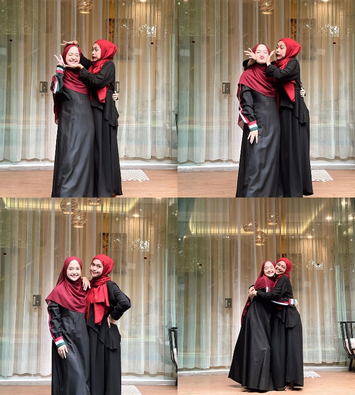 berhijab kembar bak kakak adik