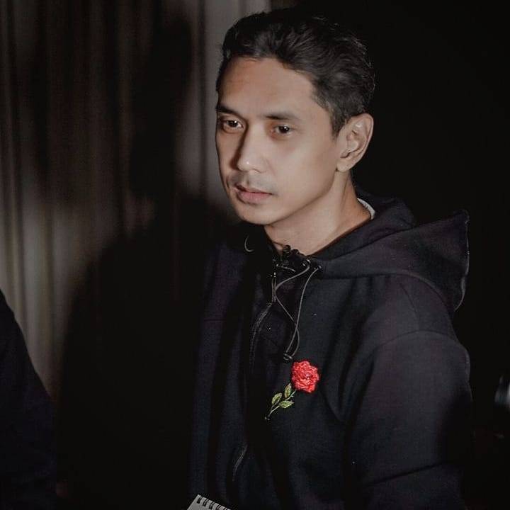 dikenal dengan pembawaan cool