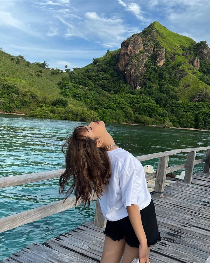 Fuji dengan pose uniknya