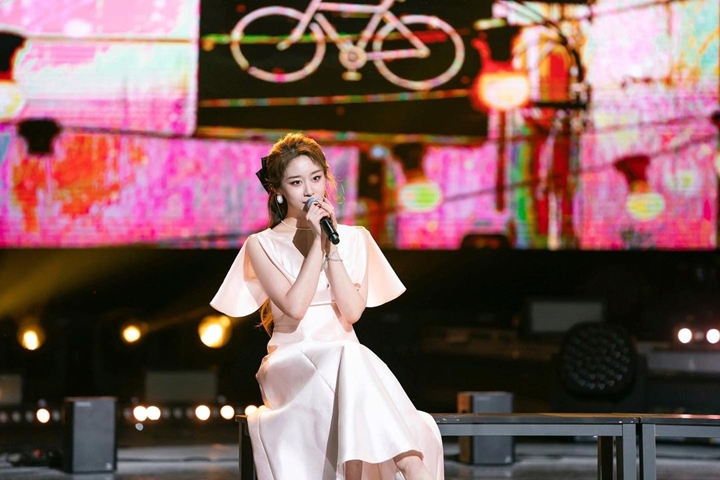 Sukses Debut Solo