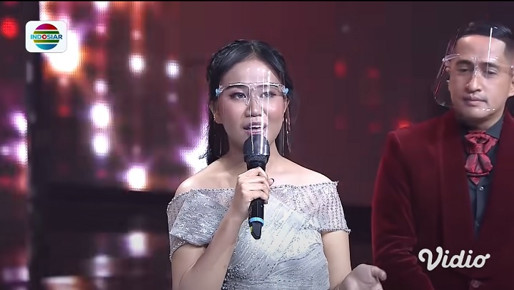 Mayang nyanyi
