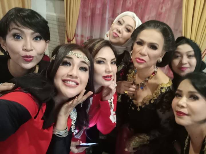 Kenangan bersama para rekan artis