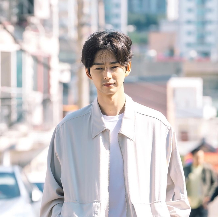 Pancarkan Aura <i>Boyfriend Material</i>