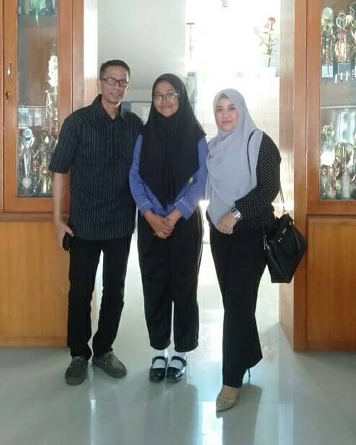 doddy antarkan mayang sekolah