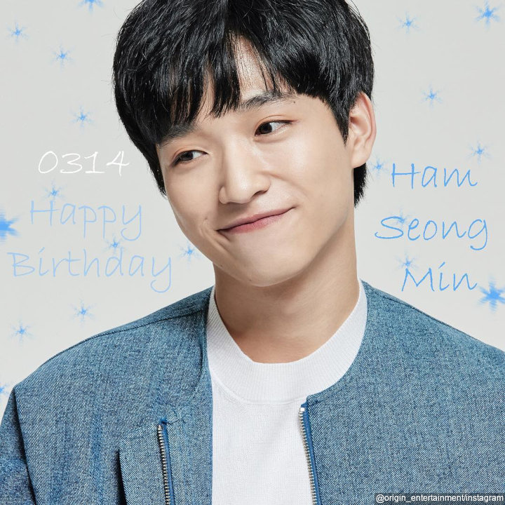 Miliki lesung pipi dan senyum manis
